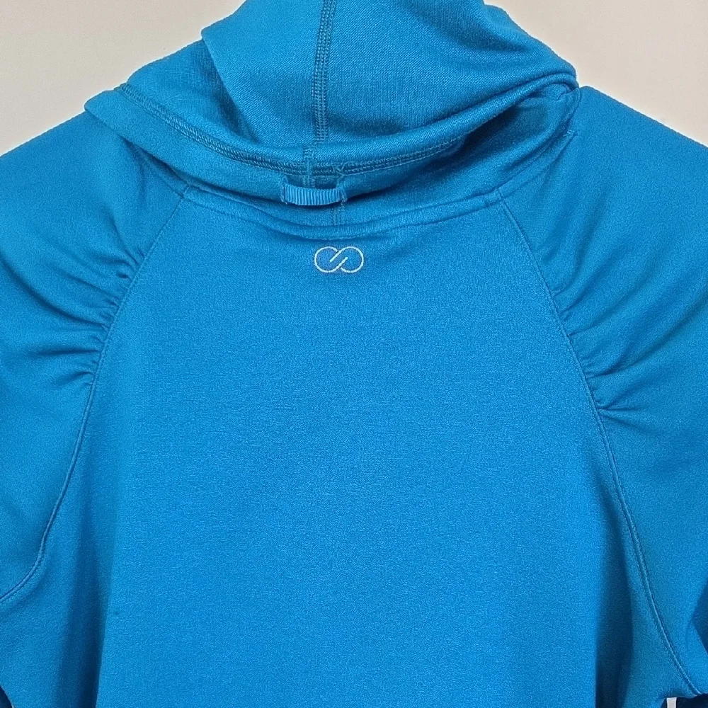 CALIA by Carrie Underwood Long Sleeve Tee Size Medium
